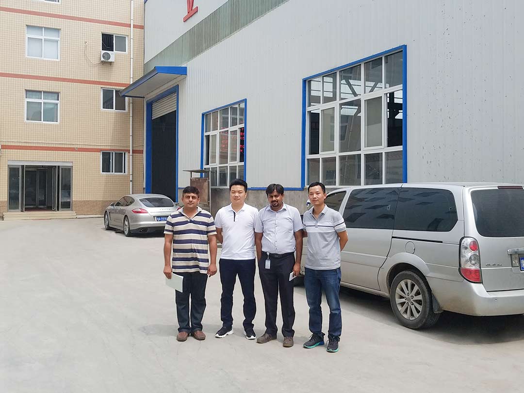 九龙机械与巴基斯坦客户合作